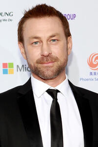 Grant Bowler at the 40th International Emmy Awards in New York City.