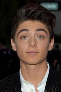 Asher Angel at the premiere of "Venom" in Los Angeles.