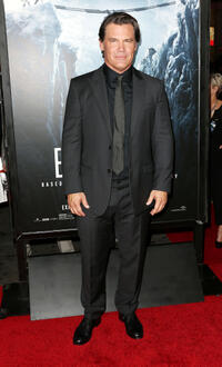 Josh Brolin at the California premiere of "Everest."
