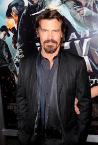 Josh Brolin at the premiere of "Jonah Hex."