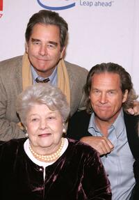 Jeff Bridges, Beau Bridges and mother Dorothy Bridges at the Hollywood Entertainment Museum Annual Awards.