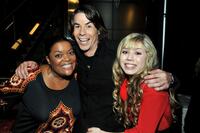 Yvette Nicole Brown, Jerry Trainor and Jenette McCurdy at the premiere of "Merry Christmas, Drake & Josh!"