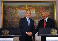 President George W. Bush and Prime Minister Samak Sundaravej at the joint statement in the Purple Room of the Government House.