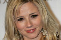 Linda Cardellini at the 14th Annual Elton John Academy Awards.