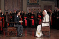 Nanni Moretti as Lo psicoanalista and Michel Piccoli as Il papa in ``We Have a Pope.''