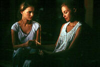 Ashley Judd and Natalie Portman in " Where The Heart Is."
