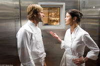Aaron Eckhart as Nick and Catherine Zeta-Jones as Kate in "No Reservations."