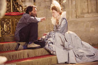 On the set of the film "Elizabeth: The Golden Age."
