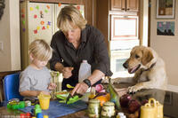 Ben Hyland as Connor and Owen Wilson as John in "Marley & Me."