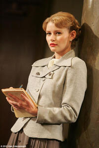 Emilie de Ravin as Frankie in "The Perfect Game."