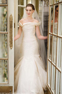 Anne Hathaway as Emma in "Bride Wars."