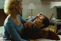 Maria Onetto as Veronica and Inis Efron as Candita in "The Headless Woman."