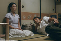 Yui Natsukawa as Yukari and Hiroshi Abe as Ryota in "Still Walking."