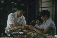 Hiroshi Abe as Ryota, Shohei Tanaka as Yukari's son and Yui Natsukawa as Yukari in "Still Walking."
