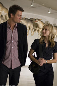 Josh Duhamel and Kristen Bell in "When in Rome."