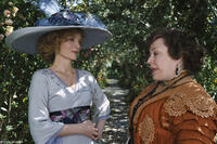 Michelle Pfeiffer as Lea de Lonval and Kathy Bates as Charlotte Peloux in "Cheri."