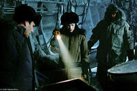 Gabriel Macht as Robert Pryce, Kate Beckinsale as Carrie Stetko and Columbus Short as Delfy in "Whiteout."