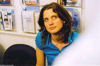 Maggie Hatcher as Lauren in "Beeswax."