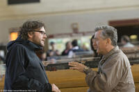 Director Kirk Jones and Robert De Niro on the set of "Everybody's Fine."