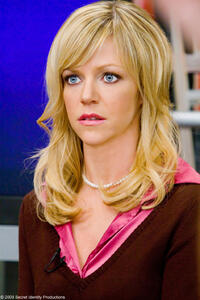 Kaitlin Olson as Sherry in "Weather Girl."