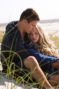 Channing Tatum as John and Amanda Seyfried as Savannah in "Dear John."
