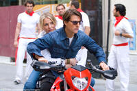 Cameron Diaz as June and Tom Cruise as Roy in "Knight and Day."