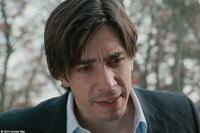 Justin Long as Paul in "After.Life."