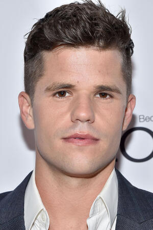 Charlie Carver