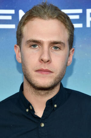 Iain De Caestecker