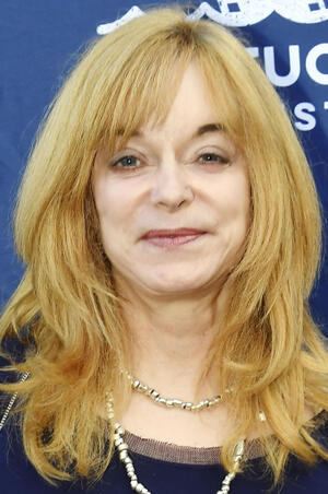 Leslie Dixon