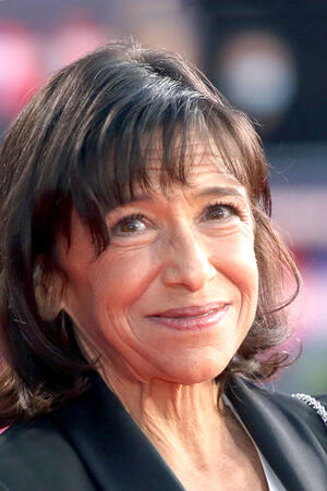Kathryn Hunter