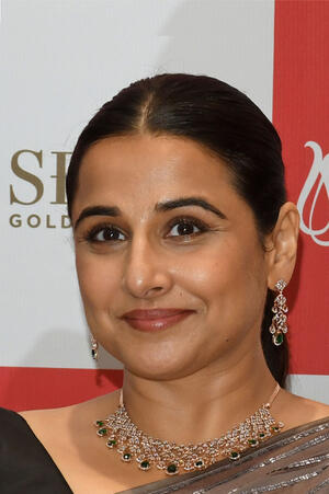 Bollywood Actress Vidya Balan in Semi Stitched Designer Saree - MiaIndia.com