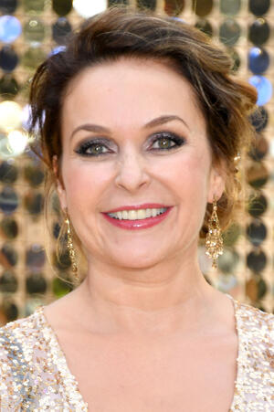 Julia Sawalha