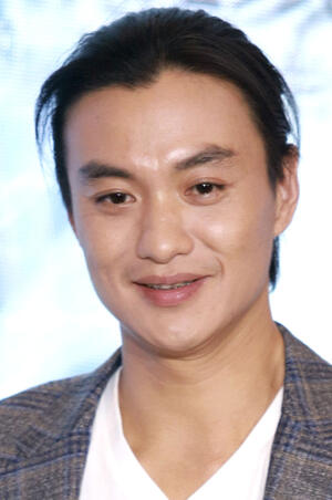 Yiwei Zhou