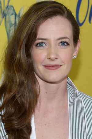 Stephanie Allynne