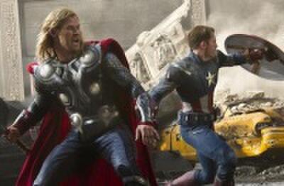Weekend Chatter: Study Says Audiences Love 3D As 'Avengers' Kicks Off Summer Movie Season. Do You Agree?