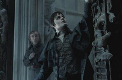 Johnny Depp, Michelle Pfeiffer Go Goth in Tim Burton's Latest 'Dark Shadows' Photos