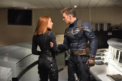 'Captain America: The Winter Soldier' Star Chris Evans, on the Costume Update, His Favorite Scenes and Not Being a Jackass