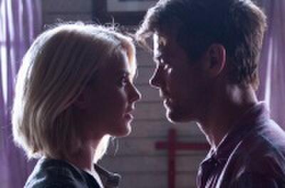 'Safe Haven' Set Visit: Julianne Hough, Josh Duhamel Find Trouble in Paradise
