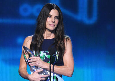Sandra Bullock, Zac Efron and Iron Man: 15 Pics to Recap the People's Choice Awards
