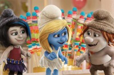 'Smurfs 2' Trailer Jets to Paris, Introduces the Naughties