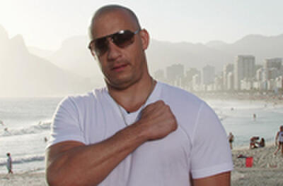 'Fast Five' Rio Featurette and Fan Questions Call Out