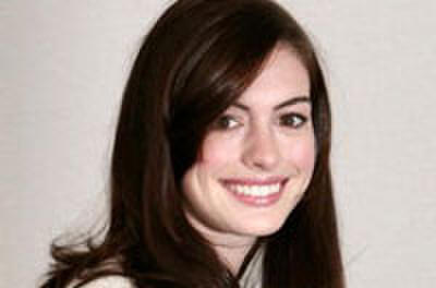 Hathaway Cast as Catwoman in 'Dark Knight Rises'