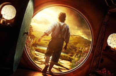 'The Hobbit' Trailer is Finally Here! Meet the new Bilbo, See the Old Gandalf, Sing a Solemn Dwarven Song