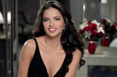Super Bowl Commercials: 'The Hunger Games,' Adriana Lima in Kia, Teleflora Ads and A New M&M's Character
