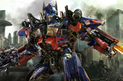 Michael Bay Talks 'Transformers 4,' Story Picks Up At End of 'Dark of the Moon'