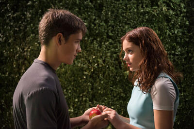 Otuyzsvepgk1hm The giver is not the most exciting tale, merely another story about a utopia where everything is controlled and all negative aspects have been eliminated. https www fandango com the giver 171115 movie overview