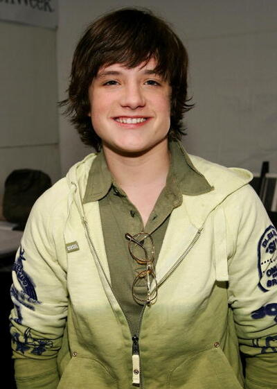 josh hutcherson firehouse dog