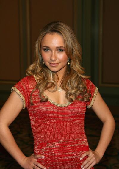 hayden panettiere red dress HAYDEN PANETTIERE VERY SEXY RED DRESS PRINTS AND POSTERS 287888