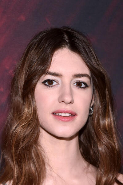 Daisy Edgar-Jones Pictures and Photos | Fandango